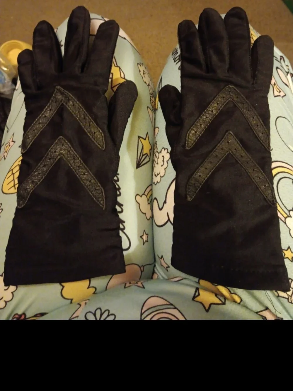 80s-90s Black ladies isotoner gloves one size